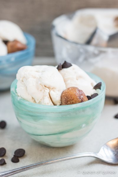 Vegan Chocolate Chip Cookie Dough Ice Cream - a sweet treat for any time of year! Click for recipe --> https://www.simplyquinoa.com #glutenfree #vegan